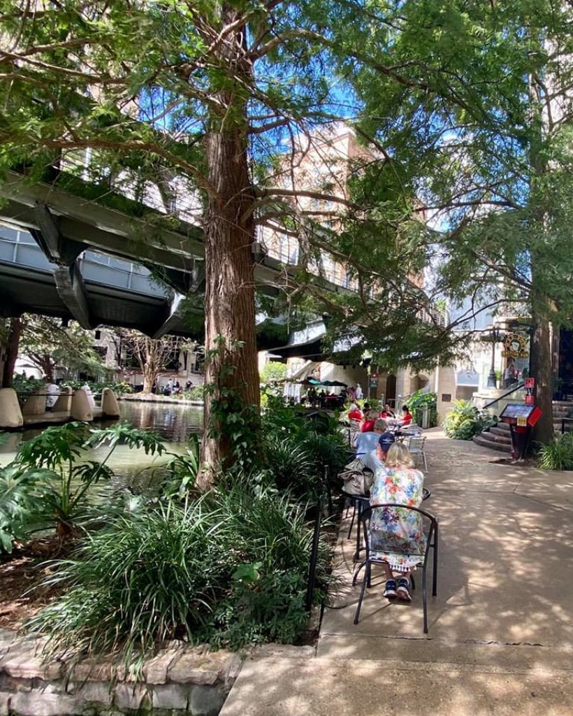 san-antonio-riverwalk-dining